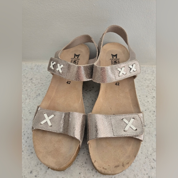 Mephisto Metallic Sandals with Cross Strap - Picture 1 of 9